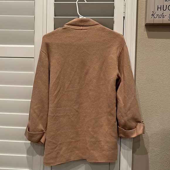 An open front lends endless styling options to this women's cardigan - Picture 2 of 3